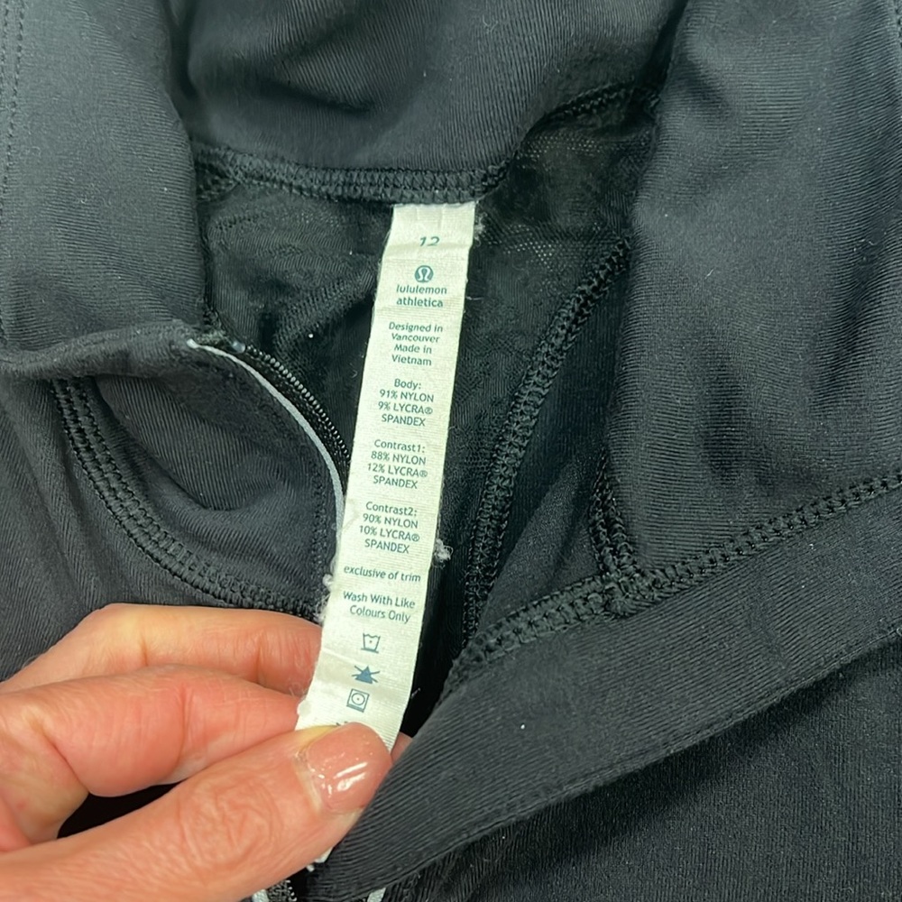 Lululemon Lace Star Runner Pullover Top Size 12 Black - Picture 5 of 13